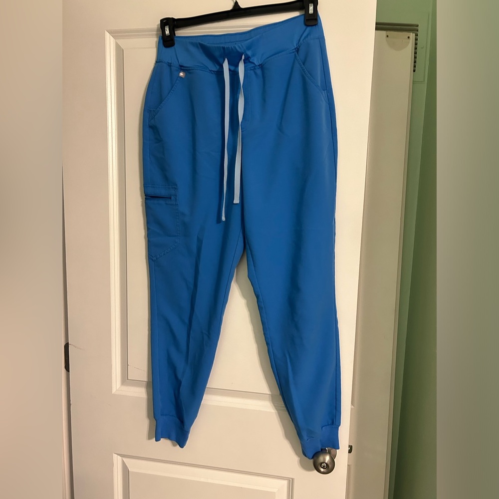 Medium jogger scrubs